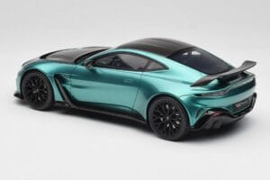 Aston Martin V12 Vantage Racing Green GT Spirit 1:18 GT922 Смола — снимка 5 от 6