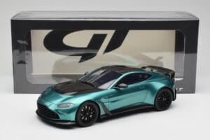 Aston Martin V12 Vantage Racing Green GT Spirit 1:18 GT922 Смола — снимка 6 от 6