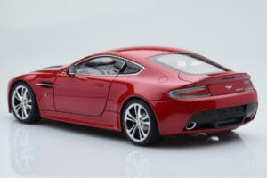 Aston Martin V12 Vantage Червен AUTOart 1:18 70208 Метал — снимка 7 от 8