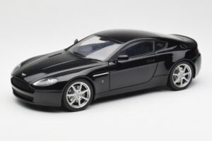 Aston Martin V8 Vantage Onyx Черен AUTOart 1:18 70202 Метал