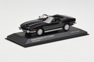 Aston Martin V8 Volante Черен Minichamps 1:43 400137730 Метал — снимка 2 от 4