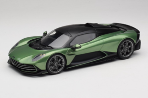 Aston Martin Valhalla Iridescent Emerald Green GT Spirit 1:18 GT558 Смола