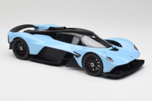 Aston Martin Valkyrie Racing Син GT Spirit 1:18 GT915 Смола — снимка 4 от 6