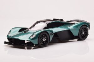 Aston Martin Valkyrie Racing Green GT Spirit 1:18 GT435 Смола