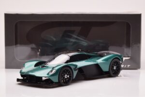 Aston Martin Valkyrie Racing Green GT Spirit 1:18 GT435 Смола — снимка 6 от 6