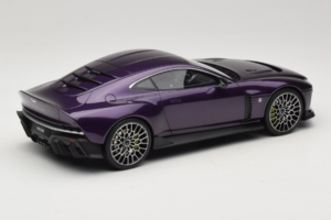 Aston Martin Valour Тъмносин GT Spirit 1:18 GT944 Смола — снимка 2 от 6
