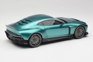 Aston Martin Valour Racing Green GT Spirit 1:18 GT480 Смола — снимка 2 от 6