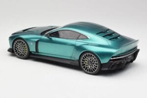 Aston Martin Valour Racing Green GT Spirit 1:18 GT480 Смола — снимка 5 от 6