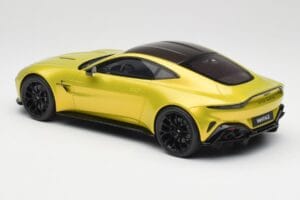 Aston Martin Vantage Cosmopolitan Yellow GT Spirit 1:18 GT514 Смола — снимка 5 от 6