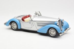 Audi 225 Front Roadster Синьо Сребристо CMC 1:18 M-075B Метал — снимка 4 от 6