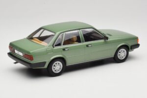 Audi 80 B2 Зелен MCG 1:18 MCG18525 Метал — снимка 2 от 6