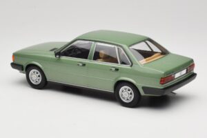 Audi 80 B2 Зелен MCG 1:18 MCG18525 Метал — снимка 5 от 6