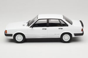 Audi 80 B2 GTE Бял MCG 1:18 MCG18527 Метал — снимка 3 от 6