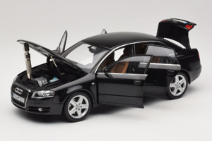 Audi A4 B6 3.2 Quattro Черен Minichamps 1:18 5010404125 Метал — снимка 2 от 8