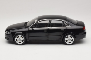 Audi A4 B6 3.2 Quattro Черен Minichamps 1:18 5010404125 Метал — снимка 4 от 8