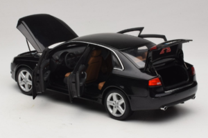 Audi A4 B6 3.2 Quattro Черен Minichamps 1:18 5010404125 Метал — снимка 5 от 8
