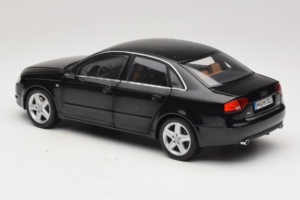 Audi A4 B6 3.2 Quattro Черен Minichamps 1:18 5010404125 Метал — снимка 7 от 8