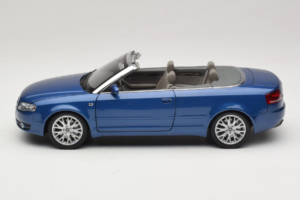 Audi A4 B6 Кабриолет Син Norev 1:18 5010504325 Метал — снимка 4 от 9