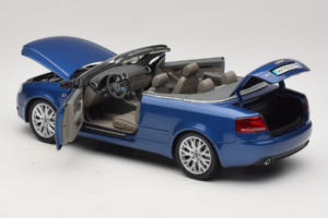 Audi A4 B6 Кабриолет Син Norev 1:18 5010504325 Метал — снимка 5 от 9