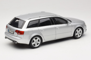 Audi A4 B7 3.2 Quattro Avant Сребрист Minichamps 1:18 5010404215 Метал — снимка 3 от 8