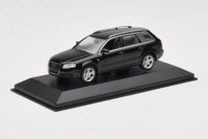 Audi A4 B7 Avant Черен Minichamps 1:43 AUDI008 Метал — снимка 2 от 3