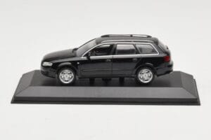Audi A4 B7 Avant Черен Minichamps 1:43 AUDI008 Метал