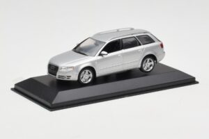 Audi A4 B7 Avant Сребрист Minichamps 1:43 AUDI009 Метал — снимка 2 от 4