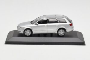 Audi A4 B7 Avant Сребрист Minichamps 1:43 AUDI009 Метал