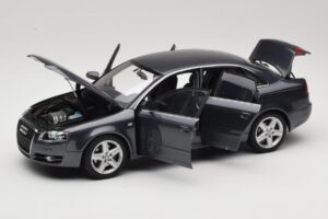 Audi A4 B7 Сив Металик Minichamps 1:18 100014400 Метал — снимка 2 от 8