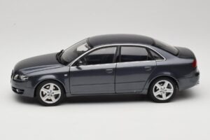 Audi A4 B7 Сив Металик Minichamps 1:18 100014400 Метал — снимка 4 от 8