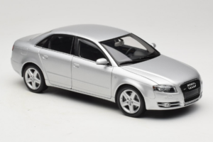 Audi A4 B7 Сребрист Minichamps 1:18 100014402 Метал — снимка 6 от 8