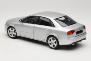 Audi A4 B7 Сребрист Minichamps 1:18 100014402 Метал — снимка 7 от 8