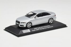 Audi A4 B8 3.2 Quattro Ice Сребрист Minichamps 1:43 5010704113 Метал — снимка 2 от 4
