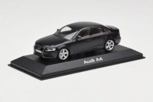 Audi A4 B8 3.2 Quattro Phantom Black Minichamps 1:43 5010704133 Метал — снимка 2 от 4