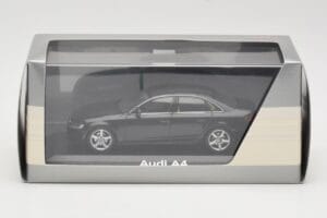 Audi A4 B8 3.2 Quattro Phantom Black Minichamps 1:43 5010704133 Метал — снимка 4 от 4