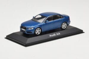 Audi A4 B8 3.2 Quattro Aruba Blue Minichamps 1:43 5010704123 Метал — снимка 2 от 4
