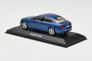 Audi A4 B8 3.2 Quattro Aruba Blue Minichamps 1:43 5010704123 Метал — снимка 3 от 4