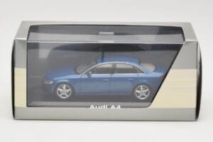 Audi A4 B8 3.2 Quattro Aruba Blue Minichamps 1:43 5010704123 Метал — снимка 4 от 4