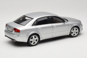 Audi A4 B8 3.2 Quattro Сребрист Minichamps 1:18 5010404115 Метал — снимка 3 от 8