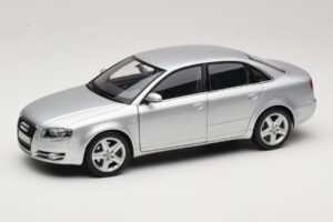 Audi A4 B8 3.2 Quattro Сребрист Minichamps 1:18 5010404115 Метал
