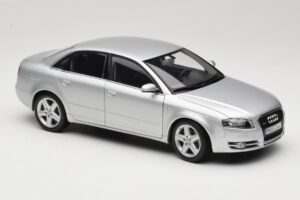 Audi A4 B8 3.2 Quattro Сребрист Minichamps 1:18 5010404115 Метал — снимка 6 от 8