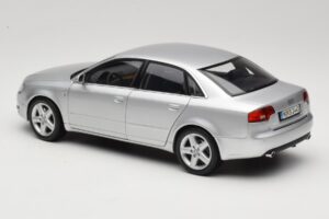 Audi A4 B8 3.2 Quattro Сребрист Minichamps 1:18 5010404115 Метал — снимка 7 от 8