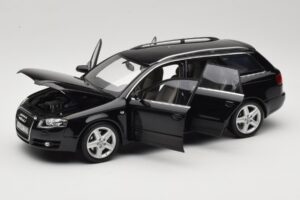 Audi A4 B8 Avant 3.2 Quattro Черен Minichamps 1:18 5010404225 Метал — снимка 2 от 8