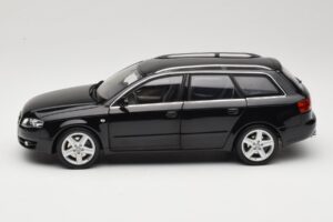 Audi A4 B8 Avant 3.2 Quattro Черен Minichamps 1:18 5010404225 Метал — снимка 4 от 8