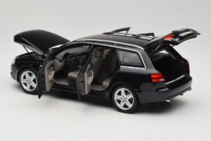 Audi A4 B8 Avant 3.2 Quattro Черен Minichamps 1:18 5010404225 Метал — снимка 5 от 8