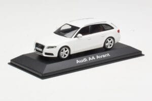 Audi A4 B8 Avant Ibis White Minichamps 1:43 5010804213 Метал — снимка 2 от 4