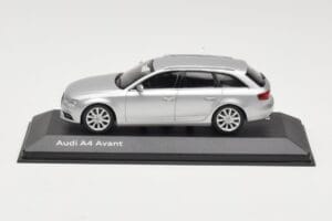 Audi A4 B8 Avant Ice Silver Minichamps 1:43 5011204213 Метал