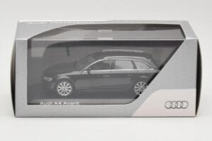 Audi A4 B8 Avant Phantom Black Minichamps 1:43 5011204223 Метал — снимка 4 от 4