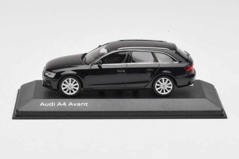 Audi A4 B8 Avant Phantom Black Minichamps 1:43 5011204223 Метал