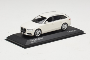 Audi A4 B8 Avant Бял Minichamps 1:43 410011010 Метал — снимка 2 от 5